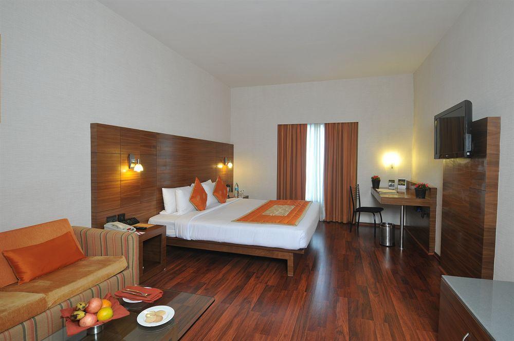 Vits Hotel Пуне Екстер'єр фото