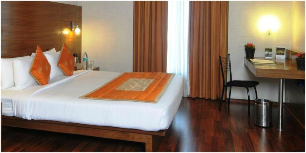 Vits Hotel Пуне Екстер'єр фото