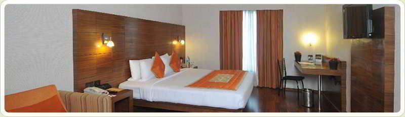 Vits Hotel Пуне Екстер'єр фото