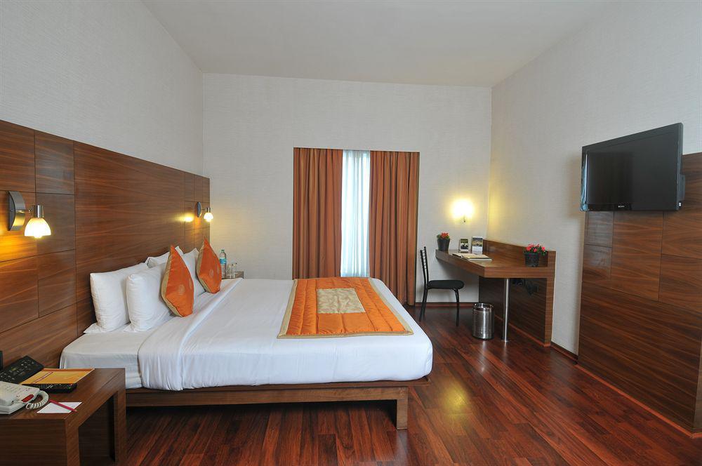 Vits Hotel Пуне Екстер'єр фото